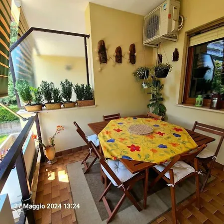 Daire Domus Vincentis Eur -space&light - Center In 20min