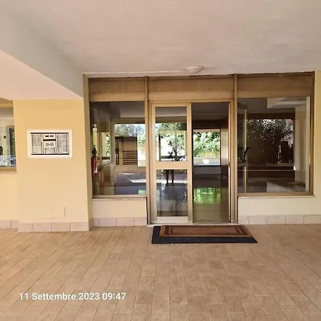 Daire Domus Vincentis Eur -space&light - Center In 20min