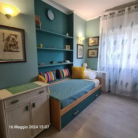 Apartment Domus Vincentis Eur -space&light - Center In 20min Rome